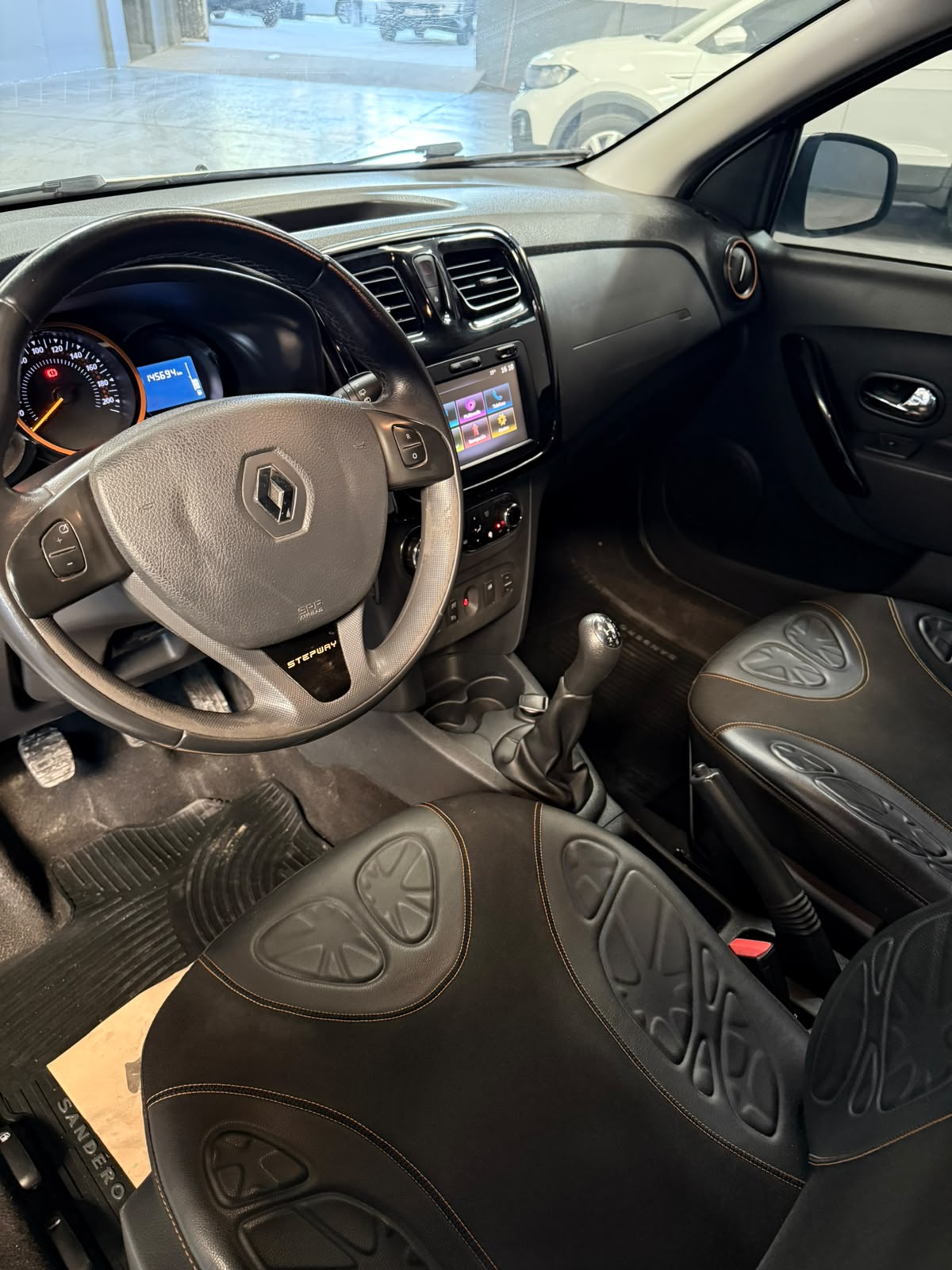 RENAULT - SANDERO  STEEPAY  INTENSE    1.6  - MANUAL - 2018